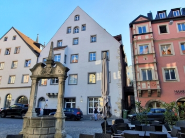 Einziehen und Wohlfühlen: Traumhafte Galeriewohnung inmitten der Altstadt, 93047 Regensburg, Dachgeschosswohnung